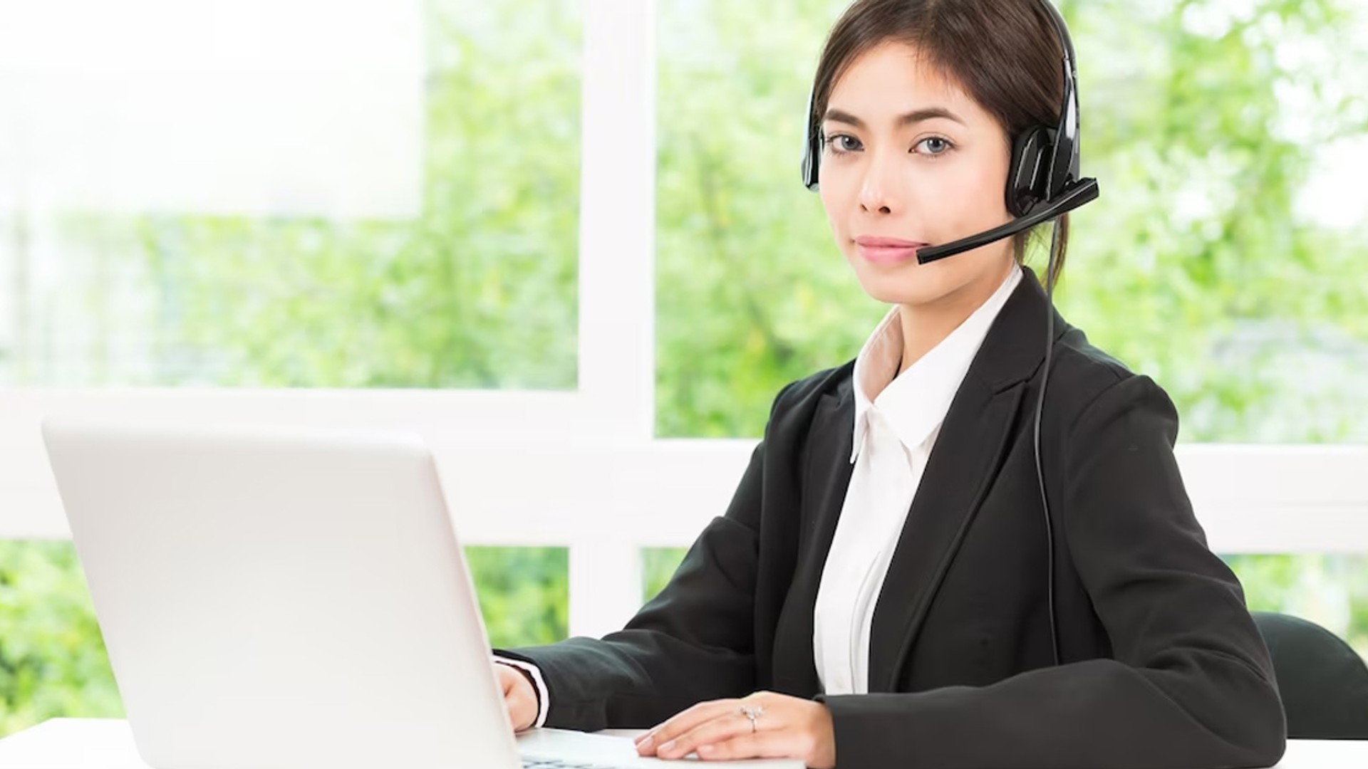 Đội ngũ hỗ trợ khách hàng lucky8 sẵn sàng phục vụ